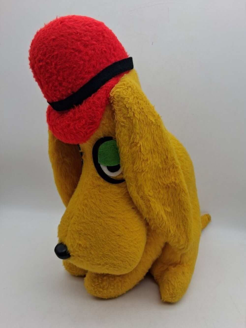 Dardenelle Pillow Pets Yellow Hound Dog Red Hat Plush 14" Foam Filled Vintage